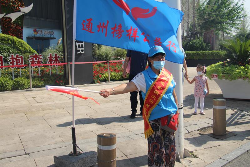 <strong>小骚货用大鸡吧操死你在线看</strong>